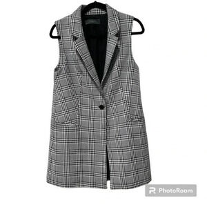 The limited plaid vest Small